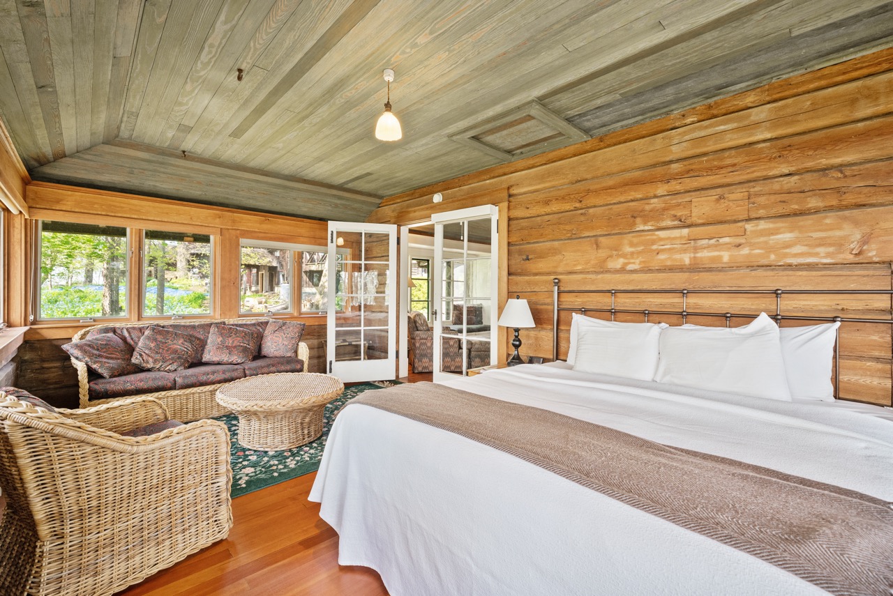 Harry 2 Wisconsin Lake Resort Lodging